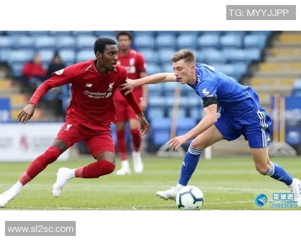 鲁本迪亚斯的足球之路:从青涩小将到世界级后卫的成长历程